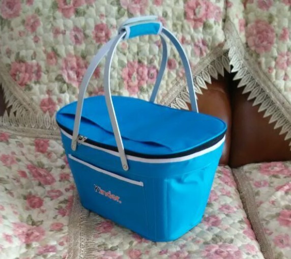 Inuslated Picnic Basket with Flat Aluminium Handle